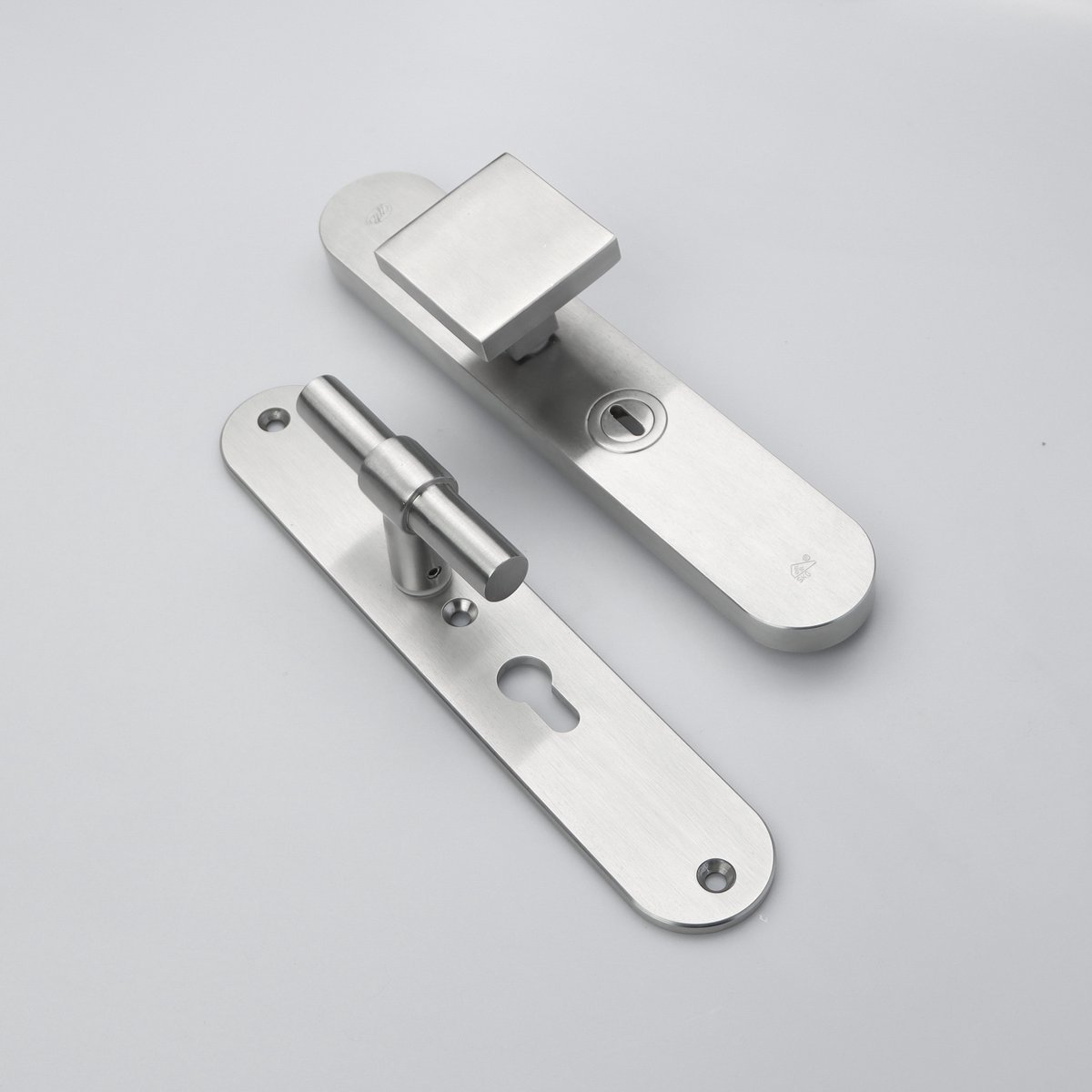 MASSIEF RVS Tzunali Deurbeslag. Model MINHO SKG*** BREED T=15/5 VKTB (kerntrek) PC55 BUITEN KNOP ALMADA C; BINNEN KRUK AMSTERDAM