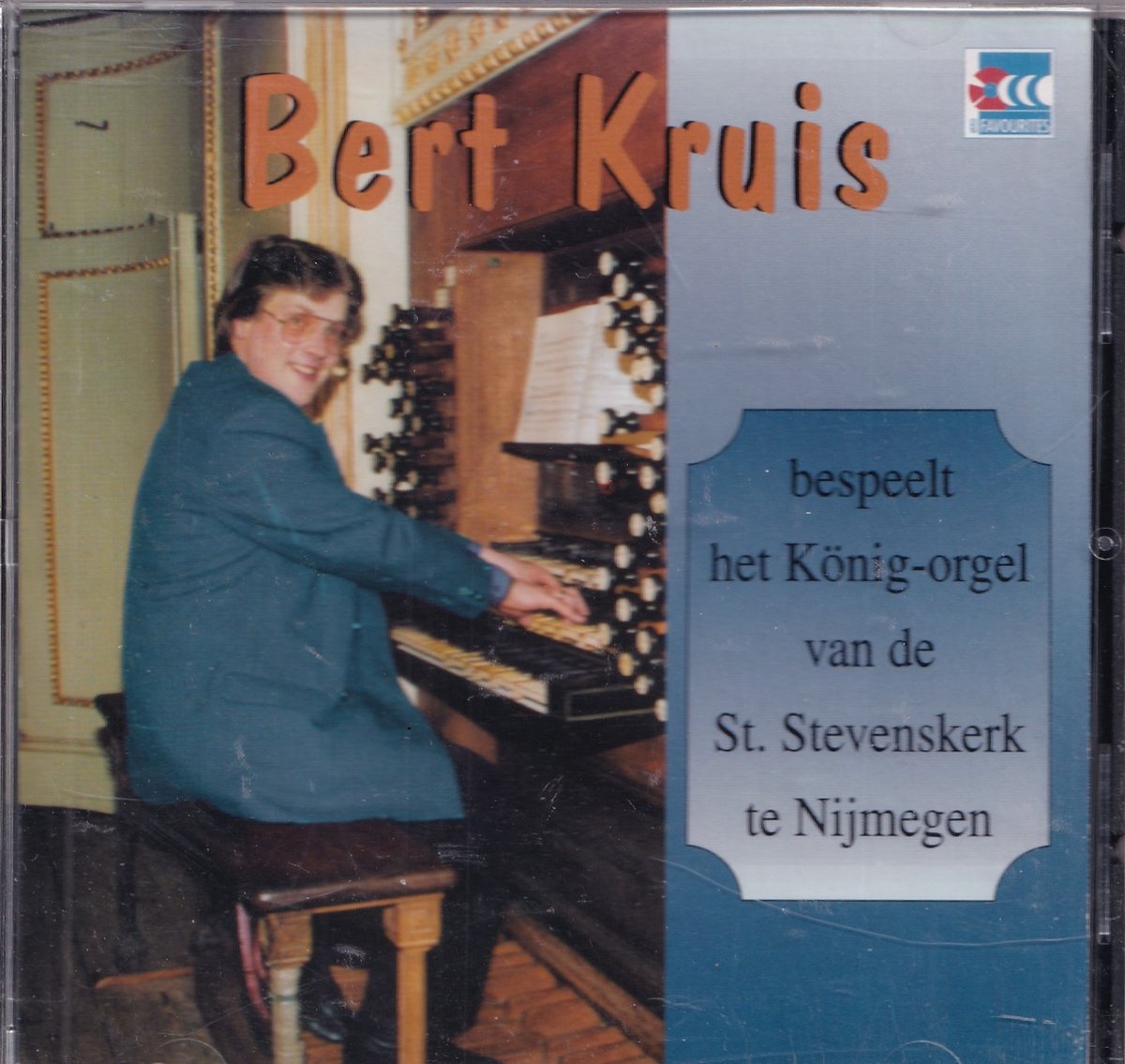 Bert Kruis bespeelt het orgel van de St. Stevenskerk te Nijmegen
