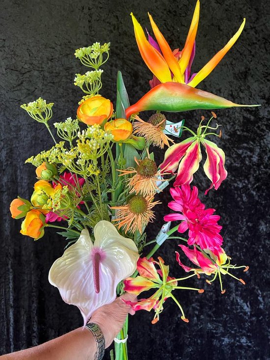 Bouquet de soie - bouquet de champ Strelitia indiscernable du vrai