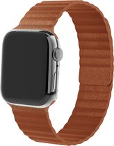 Strap-it Leren Loop band - Geschikt voor Apple Watch bandje - Series 1/2/3/4/5/6/7/8/9/SE/Ultra (2) - Bruin - Leer bandje met magneet sluiting - Magnetisch iWatch bandje voor maat: 42 mm 44 mm 45 mm 49 mm