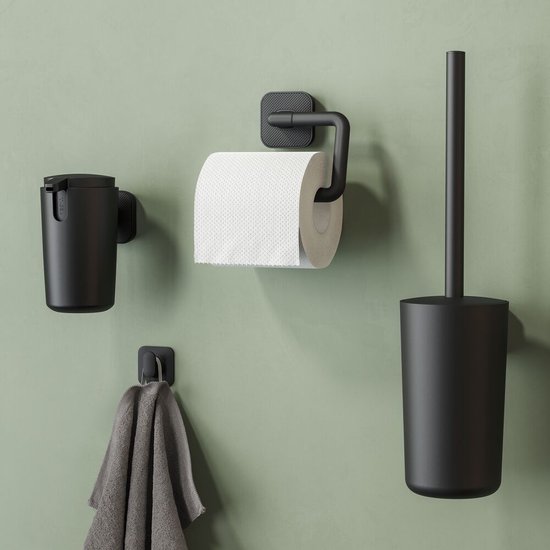 Ensemble d'accessoires de salle de bain noirs Tiger Carv : distributeur de savon, porte-rouleau avec rouleau, crochet, porte-brosse WC.