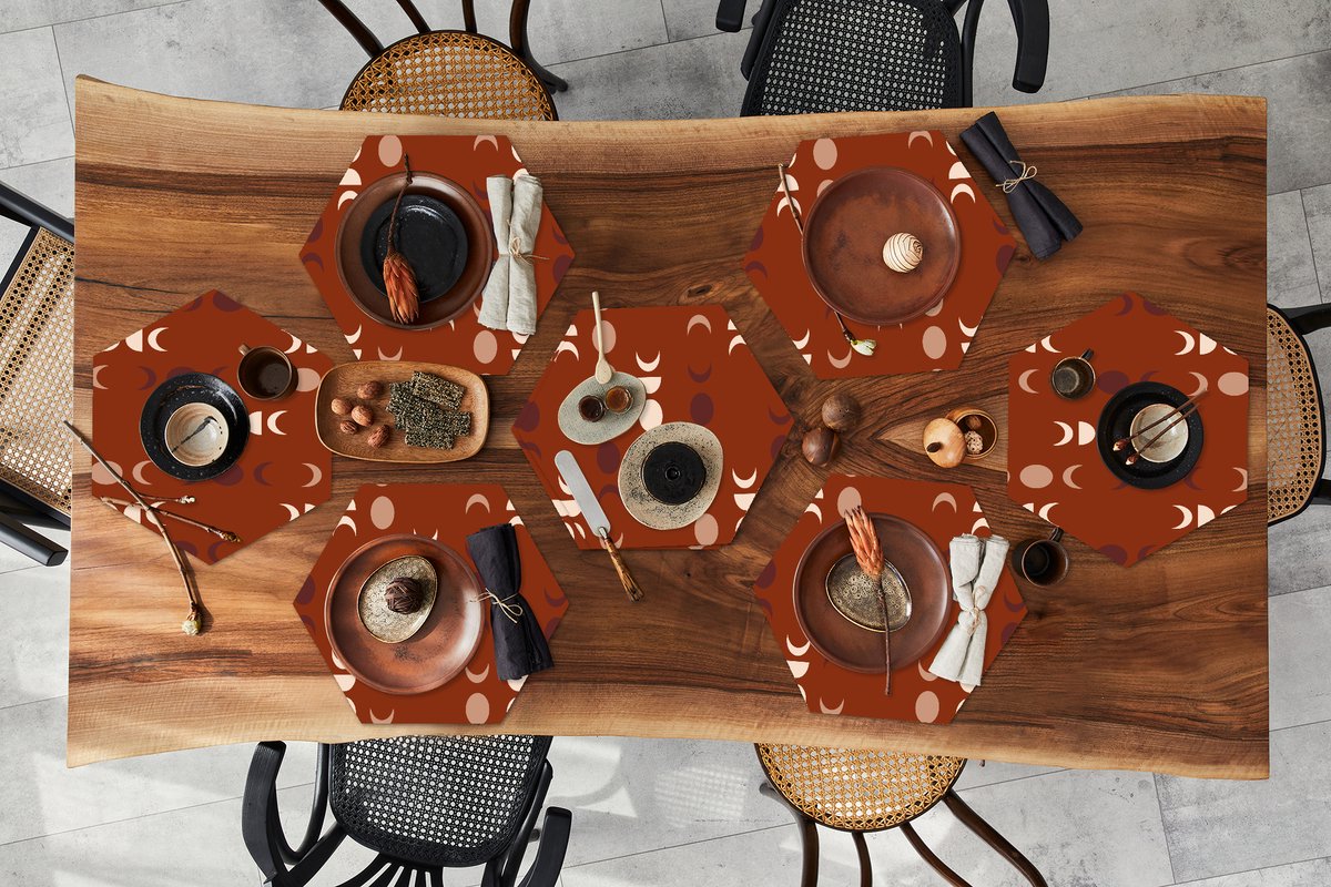 Placemats hexagon - Onderleggers placemats - Placemat zeshoek - Maan - Rood - Patroon - 8 stuks