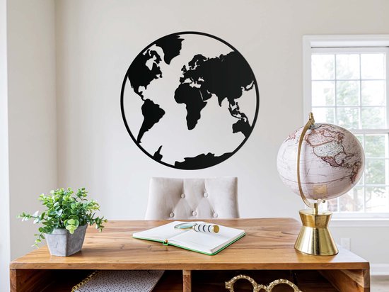 HOUTEN WANDDECORATIE / WOODEN WALL DECORATION - MUURDECORATIE / WALL ART - HOUTEN WERELDKAART - WERELDBOL / WOODEN WORLD MAP - EARTH GLOBE - 95 x 95cm - ZWART / BLACK - WANDFIGUUR / LANDEN ECHT HOUT - REAL WOOD ROND