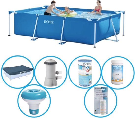 Intex frame zwembad met gezin, omringd door accessoires: afdekhoes, filterpomp, filter cartridge, chloordrijver en teststrips.