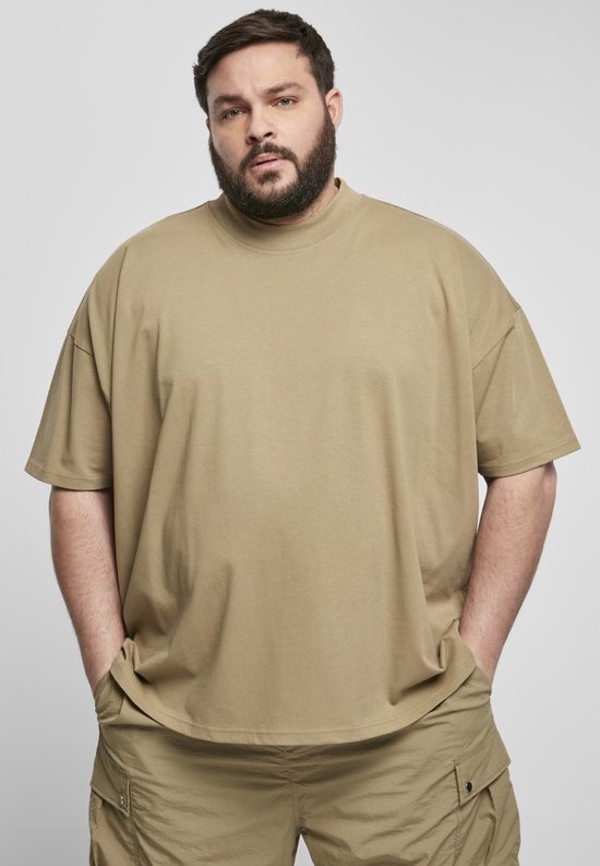 Urban Classics - Printed Pinstripe Heren T-shirt - Zwart/Geel