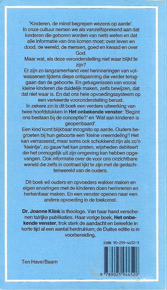 Boekcover met blauwe achtergrond, tekstblokken en ISBN-nummer.