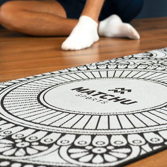 Tapis de yoga antidérapant Matchu Sports - Noir avec mandala - 172 x 61 x 0,6 cm