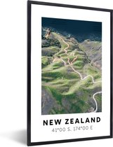 Fotolijst incl. Poster - Nieuw Zeeland - Strand - Bergen - Groen - 40x60 cm - Posterlijst