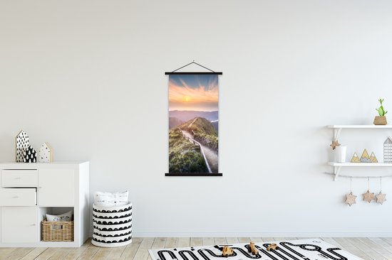 Porte-affiche avec affiche - Affiche scolaire - Montagnes - Soleil - Nature - 60x120 cm - Lattes noires
