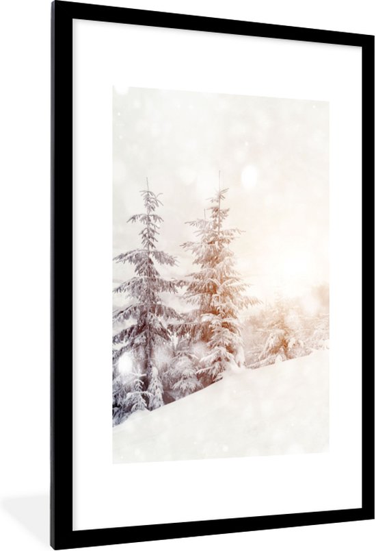 Fotolijst incl. Poster - Boom - Sneeuw - Winter - 80x120 cm - Posterlijst - Kerstmis Decoratie - Kerstversiering - Kerstdecoratie Woonkamer - Kerstversiering - Kerstdecoratie voor binnen - Kerstmis