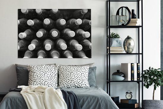 Tableau sur toile Bouteilles de vin dans la cave - noir et blanc - 120x80 cm - Décoration murale