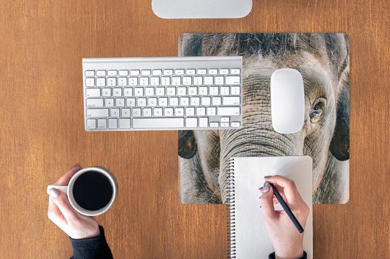 Muismat XXL 40x40 cm - Bureau onderlegger - Bureau mat Olifant - Portret - Dieren - Grijs - Bureaumat - Gaming mousepad xl - Bureaulegger groot - Computer deskmat
