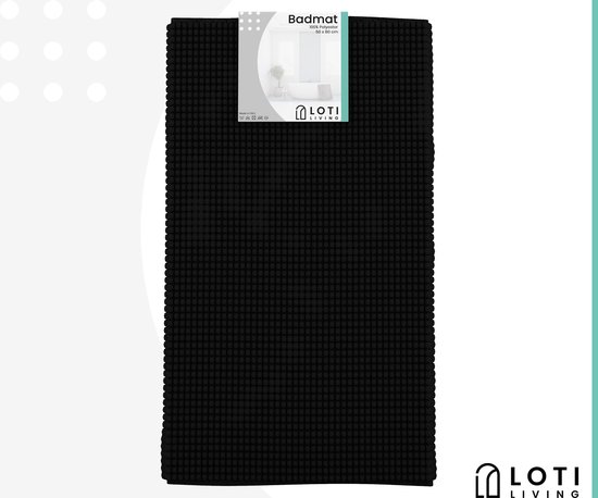 Zwarte badmat van 50x60 cm, met etiket en wasinstructies.