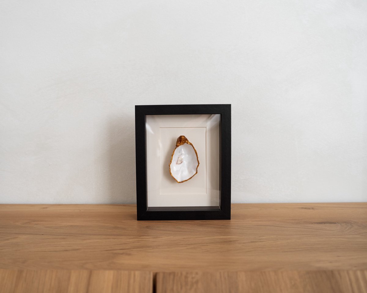 Oester in lijst wit Medium | Een gouden oester