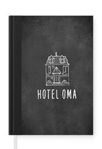 Notitieboek - Schrijfboek - Oma - Quotes - Hotel oma - Spreuken - Notitieboekje klein - A5 formaat - Schrijfblok