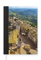 Notitieboek - Schrijfboek - San Gimignano van bovenaf bij Toscanië in Italië - Notitieboekje klein - A5 formaat - Schrijfblok