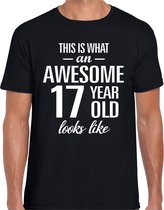 Awesome 17 year / 17 jaar cadeau t-shirt zwart heren S