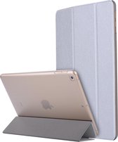 Voor iPad 10,2 inch Zijde Textuur Horizontale Flip Magnetische PU Leather Case, met drievoudige houder & Sleep / Wake-up functie (zilver)