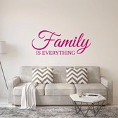 Muursticker Family Is Everything - Roze - 120 x 50 cm - engelse teksten woonkamer