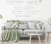 Muurtekst In Dit Huis -  Zilver -  80 x 38 cm  -  woonkamer  nederlandse teksten  alle - Muursticker4Sale