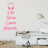 Muursticker Eat Sleep Game Repeat Headset -  Roze -  41 x 80 cm  -  engelse teksten  baby en kinderkamer  alle - Muursticker4Sale
