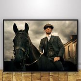 Allernieuwste Canvas Schilderij Peaky Blinders  - Thomas Shelby op Paard - Televisie serie - Poster - 50 x 90 cm - Kleur