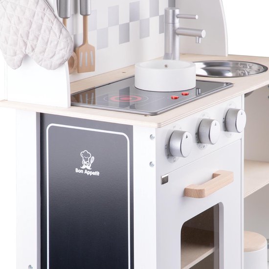 Witte houten speelgoedkeuken met kookplaat, oven met 'Bon Appetit' chalkboard en opbergvakken.
