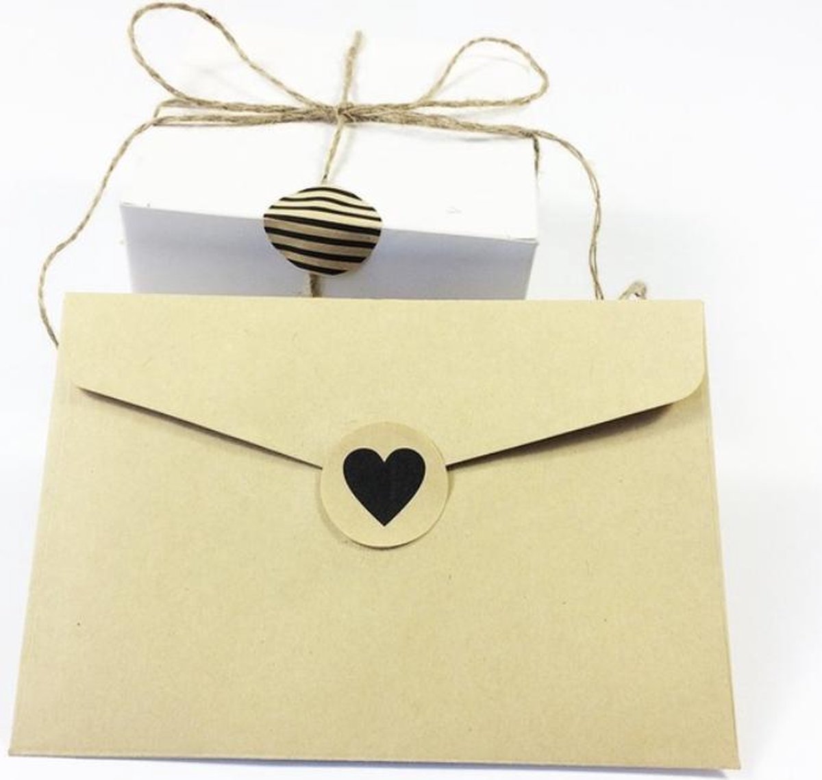 De envelop van iets speciaals voorzien? Kies voor onze handgemaakte lakzegels
