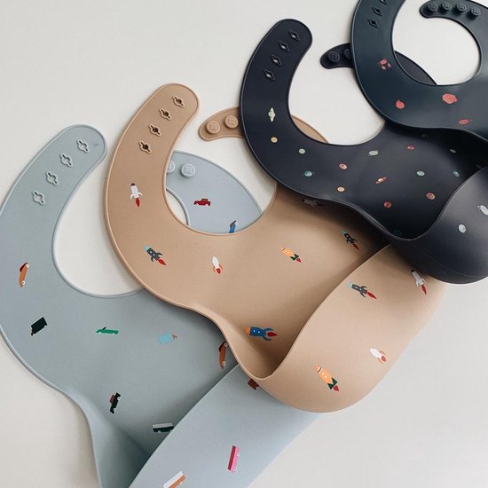 Mushie Siliconen Baby Slabbetje met Opvangbakje - Rocket - BPA ftalaatvrij| afwasbaar van Mushie — afbeelding 4