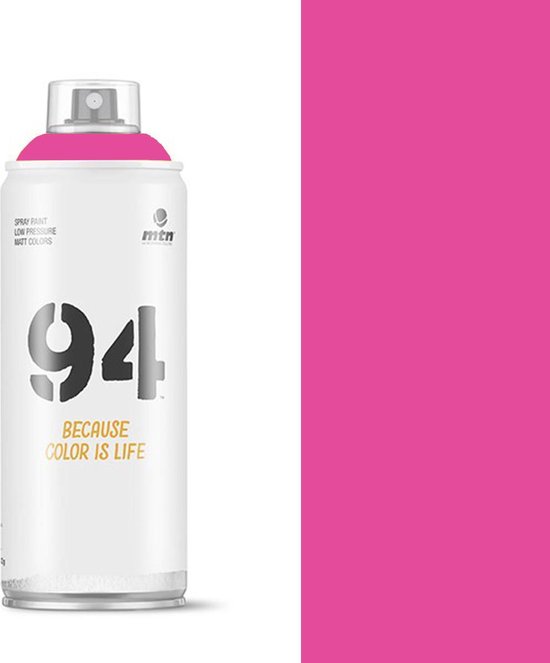 Aérosol MTN 94 avec capuchon rose et le texte "94 BECAUSE COLOR IS LIFE". À côté d'un panneau rose uni.