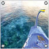 Tuinposter –Voorkant Boot bij Heldere Zee– 100x100 Foto op Tuinposter (wanddecoratie voor buiten en binnen)