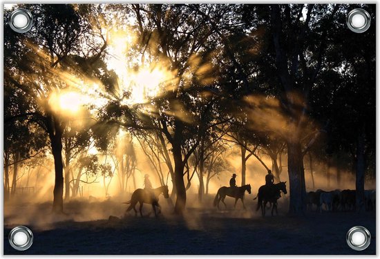 Tuinposter–Cowboys op Paarden in het Bos– 120x80 Foto op Tuinposter (Wanddecoratie voor buiten en binnen)