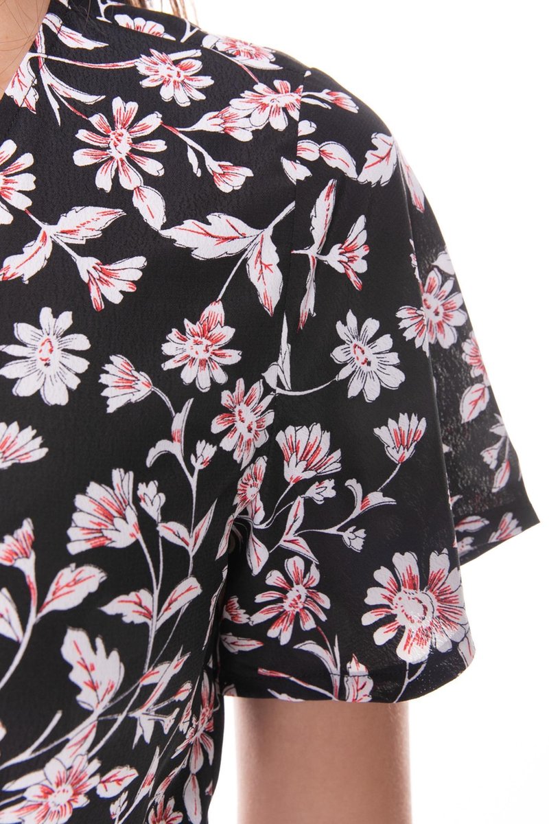 Ava Flower Maxi Wrap Dress Black/ Red | bol.com
