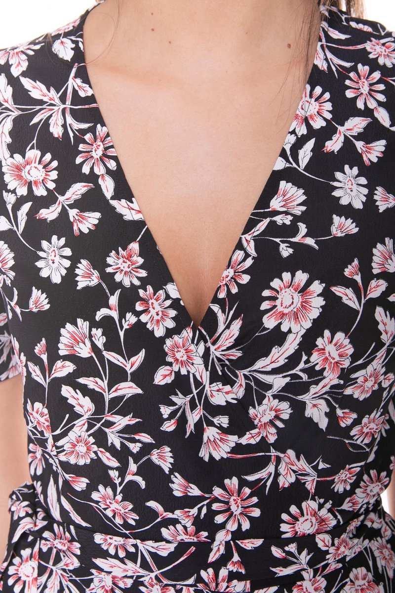 Ava Flower Maxi Wrap Dress Black/ Red | bol.com