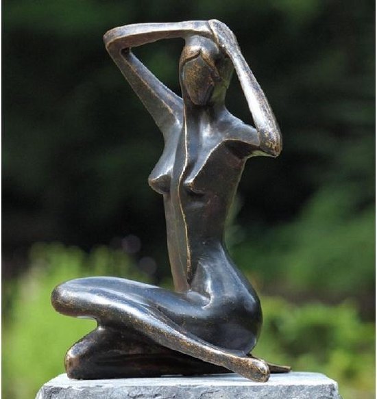 Tuinbeeld - bronzen beeld - Grote zittende vrouw - Bronzartes - 39 cm hoog