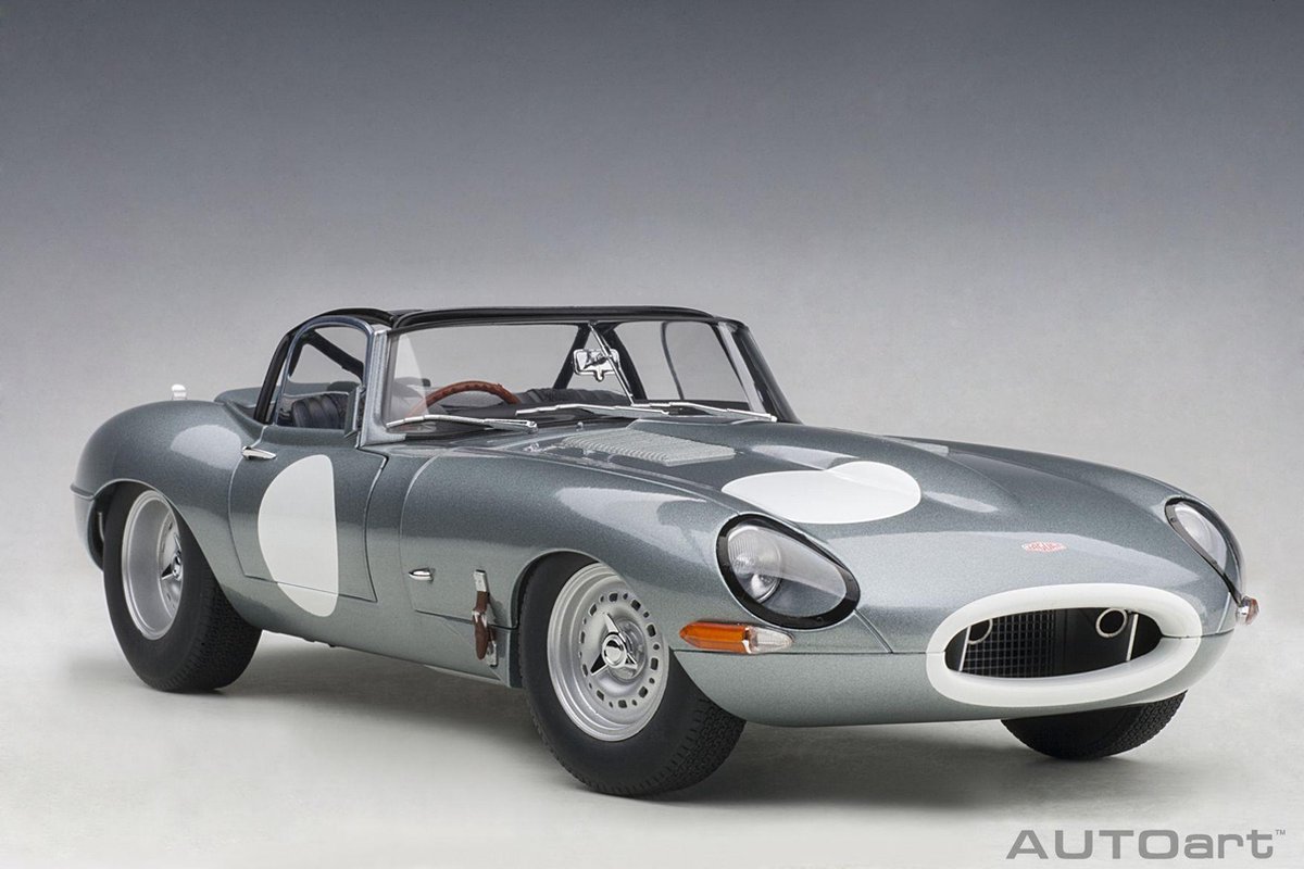 Jaguar Lightweight E-Type - 2015, Silver - AutoArt 1/18