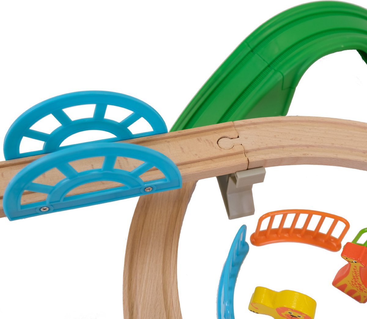 Bandits & Angels Houten Treinset Transport Thema 100 delig vanaf 3 jaar voor Jongens en Meisjes - Trein Set van Hout inclusief Accessoires - 100 delen - Houten Treinbaan met Trein, Hijskraan, Vliegtuig, Helikopter — afbeelding 6
