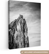 Canvas schilderij - Berg - Natuur - Klimmen - Zwart wit - Wanddecoratie woonkamer - Foto op canvas - Canvas doek - Slaapkamer decoratie - 30x40 cm - Muurdecoratie