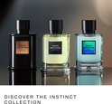 Drie David Beckham Instinct parfums: zwart, groen en blauw. 'Ontdek de Instinct Collectie'.