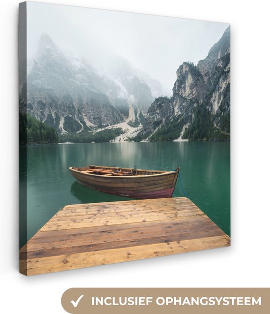 Canvas Schilderij Mist - Sneeuw - Berg - Boot - 90x90 cm - Wanddecoratie