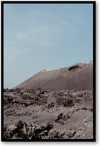 Sereen Vulkanisch Canvas - Lanzarote's Stille Pracht - Minimalistisch Vulkanisch - Fotoposter 40x60 met Lijst