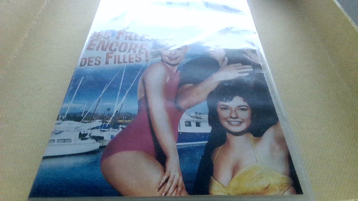 ELVIS DES FILLES ENCORE DES FILLES
