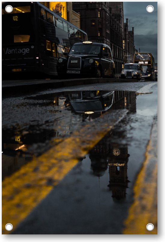 Onderweg in Manchester - Taxi's en Reflecties - Tuinposter 60x90cm