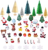 50 stuks mini kerst ornament kits, mini sisal sneeuw mat kerstbomen fles borstel bomen met hars kerstman, sneeuwpop, sneeuwvlok, bel, eland, snoep riet voor kerstfeest benodigdheden