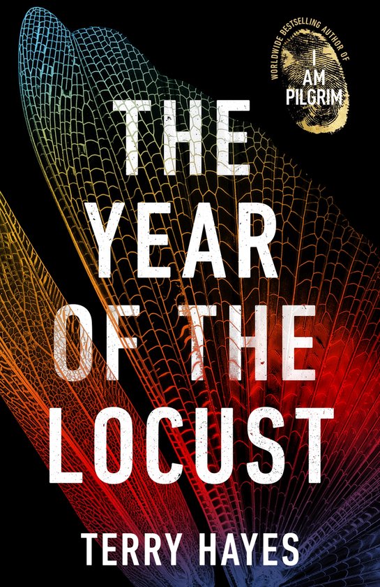 Boekomslag met de titel 'The Year of the Locust' in grote witte letters, geplaatst over een kleurrijke, insectenachtige vleugel.