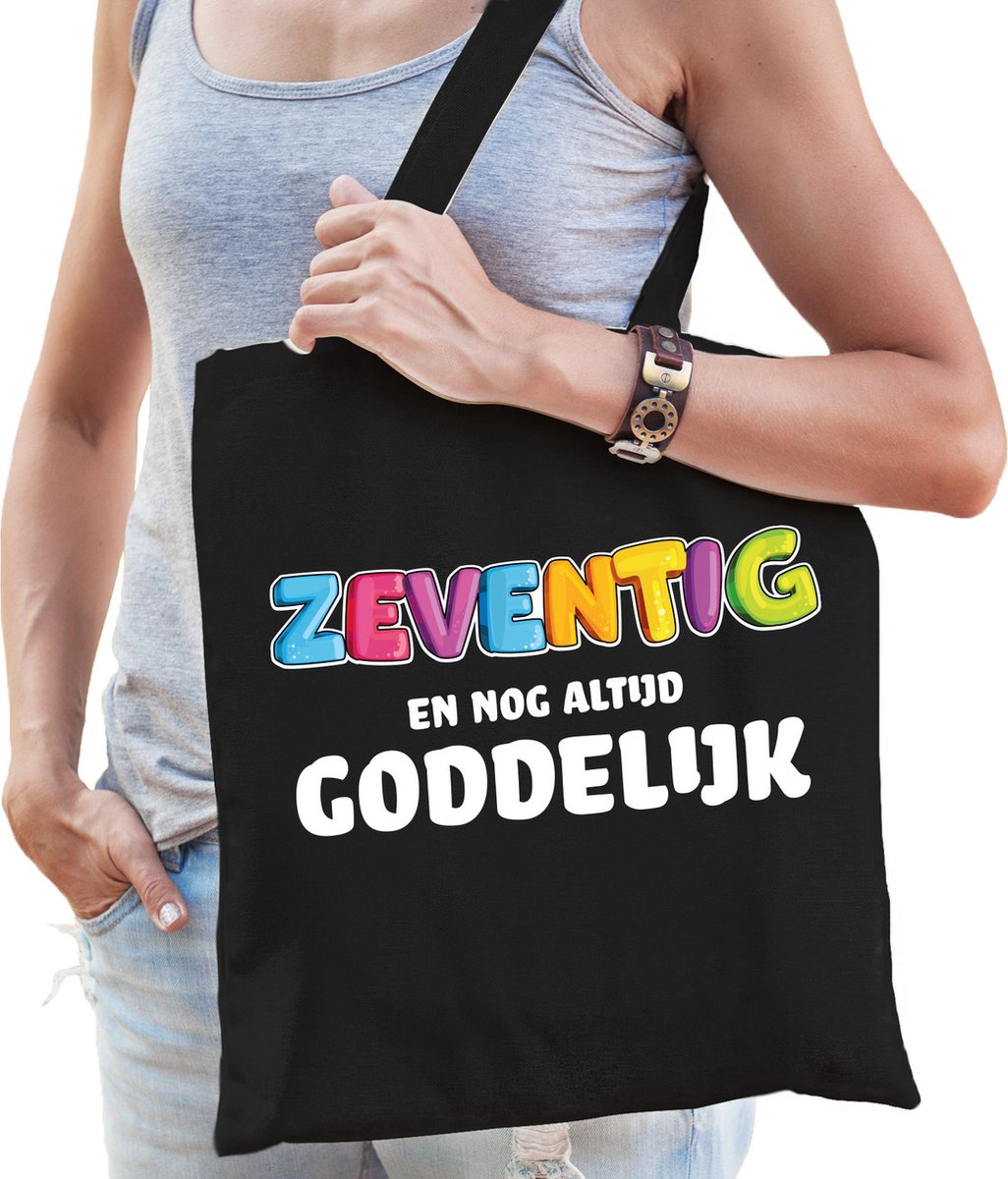 Bellatio Decorations Cadeau tas 70 jaar - zeventig en goddelijk - zwart - katoen - 42 x 38 cm