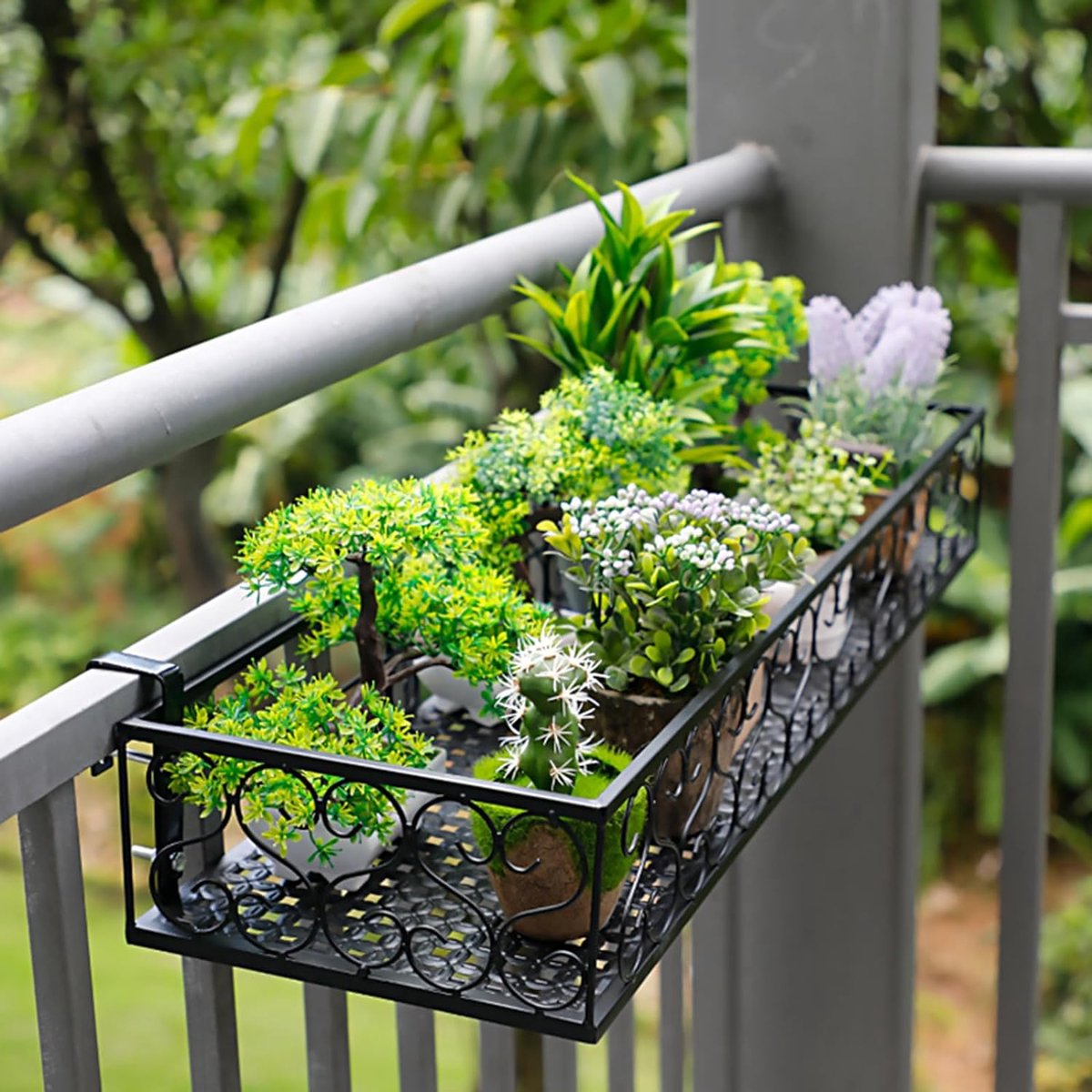 Metalen hangende bloempotten, Over hek plantenbakken, IJzeren balkon