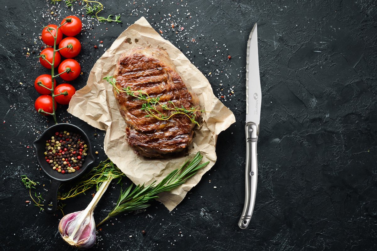 Bol.com Magnani - 6 Steakmessen - Vleesmes - RVS Handgreep - RVS Gekarteld Snijblad - Snijblad Dikte 1,5 mm - Brengt Geen Geur o... aanbieding