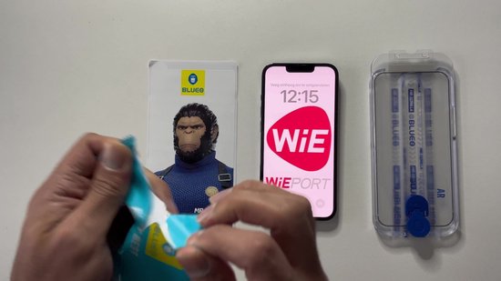 BLUEO Gorilla Glass Film - Protecteur d'écran adapté à iPhone 15 Pro Max - avec Kit d'installation