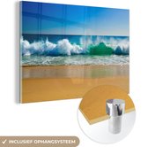 MuchoWow® Glasschilderij 60x40 cm - Schilderij acrylglas - Zee - Golf - Strand - Foto op glas - Schilderijen